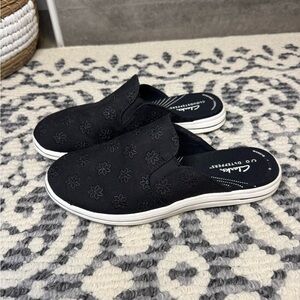 Clarks Women's Black Floral Mules